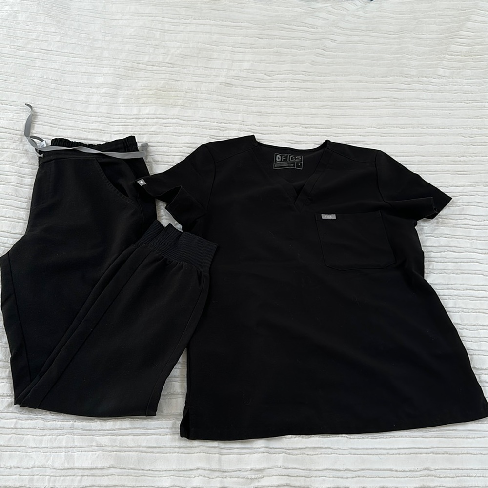 FIGS Scrub Set